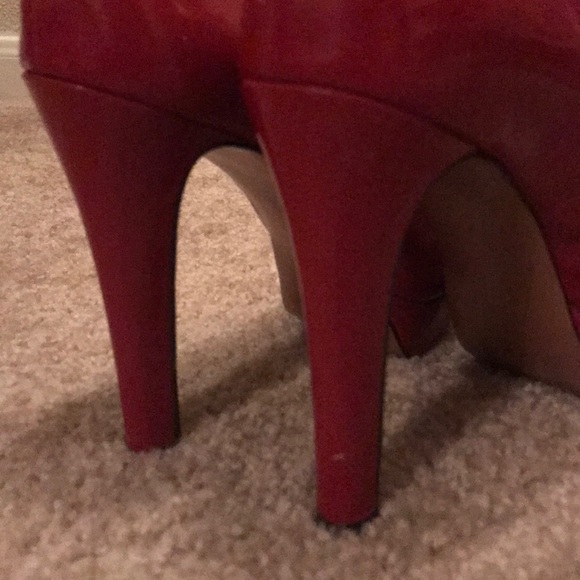 BCBGeneration Red Pumps - Picture 3 of 4